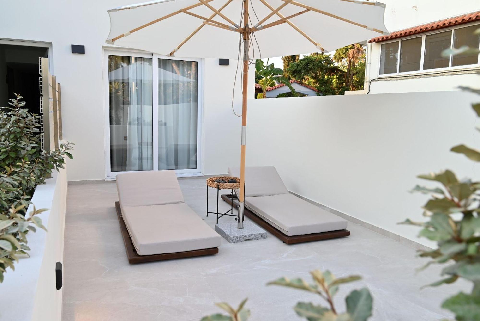 Rhotheon Suites In Ialysos  Exterior photo